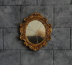 Miniature broken mirror in a golden or black frame for gothic or haunted scene.  Mirror is plastic and does not reflect much. Frame is made of air dry clay. Size: 4,3 cm (approx 1,6 inch) PLEASE NOTE: * Items I sell are dedicated for adult collection and display, unsuitable for children under 14 years. * This listing is for a mirror only. SHIPPING  Standard shipping for this item is Register Priority, which means, that you will get a tracking number.  Don't worry that my store is far away from y Labyrinth Movie Poster, Castle Halloween, Gothic Mirror, Labyrinth Movie, Dracula Castle, Colorful Interior Design, Broken Mirror, Halloween Vintage, Vintage Mirror