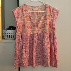 Brand New Never Worn Without Tags Top From Lucky Brand. Babydoll Style Top With A Beautiful Print. It Just Doesn’t Flatter My Body Type. Summer Peach V-neck Blouse, Peach V-neck Summer Blouse, Peach Floral Print Summer Blouse, Cute Sleeveless Blouse With Floral Print, Peach Short Sleeve Summer Blouse, Peach Short Sleeve Blouse For Summer, Orange Cotton Beach Blouse, Pink Bohemian Tops For Daywear, Pink Bohemian Daywear Tops