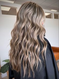 Full Blonde Highlights On Brown Hair Balayage, Light Brown Hair With Lots Of Highlights, Blonde With Brunette Lowlights, Brown Hair With A Lot Of Highlights, Fall Hair Inspo For Blondes, Blonde Low Lights For Brown Hair, Brown Hair With Heavy Highlights, Brown Hair With Full Highlights, Blonde Hairlights On Brown Hair