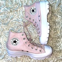 New Converse Size 7. Pink Color With Fuzzy Accents Platform High Top Converse, Converse Platforms, Design Converse, Low Top Tennis Shoes, Converse Chuck Taylor Low, Black Sneakers Women, Converse Platform, Converse Run Star Hike, Converse Chuck Taylor White