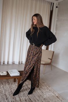 Black Bridget Floral Skirt Look Boho Chic, Long Skirt Outfits, Elegantes Outfit, Mode Inspo, Work Attire, Looks Style, Mode Inspiration, Mode Style