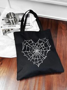 Olivia Mark - Bolso shopper con estampado de tela de araña - Women Tote Bags Goth Tote Bag, Vintage Canvas Bags, Totes Ideas, Diy Bag Designs, Painted Tote