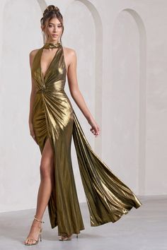 Deep Plunge Dress Gowns, Luxury V-neck Halter Dress For Gala, Gold Gala Dress Maxi, Red Dress Gold Accessories Gala, Low V Neck Dress Prom, Glam Dresses For Women, Formal Gala Dresses For Women, Evening Party Dress Formal, Evening Party Dress Classy Couture Candy