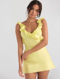 Dress Sleeveless Skirt, Cutout Maxi Dress, Yellow Silk, Half Skirt, Mode Chic, Ruffle Mini Dress, Hoco Dresses, Body Con Skirt, Homecoming Dress