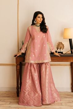 Garara Designs, Shadi Dresses, Pakistani Clothes, Embroidered Suit, Dress Book, Stylish Short Dresses