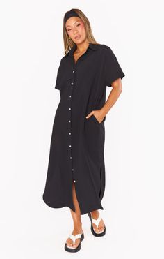 Beach vacay babe in this black button down dress. Wear it closed or open and flowy! Pockets, a collar, and side slits elevate this beyond your typical coverup. Bell Bottoms And Sweater, Black Button Down Dress, Kimono Crop Top, Maternity Bridesmaid Dresses, Bridesmaid Colors, Beach Vacay, Plus Size Bridesmaid, Shoes For Leggings, Bridesmaid Dresses Plus Size