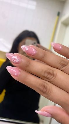 Almond Shaped Vacation Nails, Almond Nail Designs Trending Now Summer, Almond Nails Pink Design, Cute Pink Nails Almond, Nails Pink Oval, Nails For Spain, Almond Nails Designs Pink, Almond Cute Nails, Pink Almond Nails Design