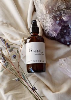 Grace Antioxidant Organic Facial Toner | SpaGoddess Apothecary - best natural + organic face toner | skincare routine | all natural skin care routine | face toner spray | aloe vera | aromatherapy spray | face toner for oily skin | essential oils | how to use face toner | organic skin care products | herbal skin care for face + body | natural skin care | home spa skincare | all natural skin care routine | organic natural beauty product brand holistic beauty skincare #organicskincare #skincare Toner Products, Toner Benefits, Toner Skincare, Aromatherapy Spray, Spa Skincare, Organic Skin Care Routine, Brightening Skincare, Natural Beauty Treatments, Herbal Skin Care