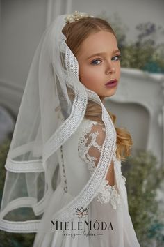 Flower Girl Veil, Girls First Communion Dresses, First Communion Veils, Communion Veils, Girls Communion Dresses, Gown Pictures, Layered Veil, Flower Girl Accessories, First Communion Dress