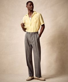 Equal parts tailored and dramatic, our Wythe Suit Pant is a casual take on the traditional pleated trouser in a modern, oversized but tailored fit. A natural waist and double reverse pleats (which face out, away from the fly) lead to a relaxed fit through the legs for a vintage-inspired look. This pant is crafted from Wedding Casual Outfit Guest Men, Smart Clothes For Men, Wide Suit Pants Outfit, Vintage Poses Men, Mens High Waisted Pants Outfit, Modern Men Fashion, Relaxed Fit Trouser Men, Men’s Pleated Pants, Double Pleated Trousers Men