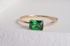 Green Crystal 14k Gold Ring For Wedding, Green Crystal 14k Gold Wedding Ring, Green Crystal Wedding Ring In 14k Gold, Green 14k Gold Crystal Wedding Ring, Vs Clarity Emerald Ring In 14k Gold For Wedding, Classic May Birthstone Crystal Ring For Wedding, Personalized Stackable Rings, Graduation Rings, Baguette Engagement Ring