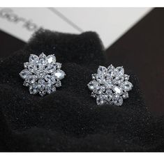 [xlmodel]-[photo]-[0000]t Earring Type: Stud EarringsItem Type: EarringsFine or Fashion: FashionMetals Type: SilverMaterial: Cubic ZirconiaStyle: Trendyis_customized: YesShape\\pattern: PlantBack Finding: Push-backMetals Type: 925 sterling silverMaterial: 100% 925 sterling silverwholesale: welcomepack: Cartons Bride Earring, Nail Flower, Bridal Earrings Studs, Silver Bridal Earrings, Bridal Statement Earrings, Crystal Hair Accessories, Wedding Bride Jewelry, Crystal Bridal Earrings, Bridal Necklace Set