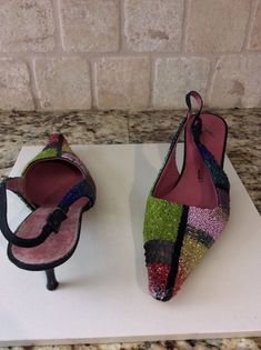 100% AUTHENTIC GIUSEPPE ZANOTTI DESIGN  MULTI COLOR SEQUINS / BEADS + UNIQUE  CRYSTAL STONE  SLINGBACKS on a 2.35" HEEL .  SIZE 7B US  MADE IN ITALY!  THEY ARE ABSOLUTELY GORGEOUS! GENTLY PREOWNED BUT IN PRISTINE CONDITION. BRAND - GIUSEPPE ZANOTTI DESIGN ITEM - MULTI COLOR UNIQUELY DESIGNED BEADED SLINGBACKS  MADE IN - ITALY CONDITION - GENTLY PREOWNED BUT IN PRISTINE CONDITION RETAIL PRICE - $895 GENDER - WOMENS HEEL HEIGHT - 2.35" INCH SIZE - 7B US COLOR - LIME / PINK / BLACK / RED / ORANGE / Multicolor Slingback Heels For Party, Multicolor Slingback Heels For Evening, Multicolor Embellished Evening Heels, Multicolor Embellished Heels For Formal Occasions, Multicolor Slingback Heels For Formal Occasions, Multicolor Low Heel Heels For Formal Occasions, Multicolor Low Heel Heels For Formal Events, Formal Multicolor Low Heel Shoes, Sequin Beading