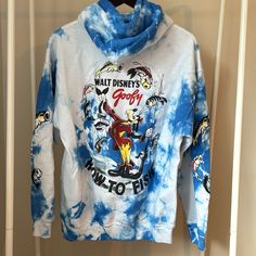 Goofy Fishing Disney Hoodie. Men’s Size L Blue Hooded Sweatshirt With Cartoon Print, Blue Cartoon Print Hoodie For Streetwear, Blue Hoodie With Cartoon Print For Fall, Blue Casual Hoodie With Cartoon Print, Blue Cartoon Print Sweatshirt For Streetwear, Disney Cotton Hoodie With Cartoon Print, Disney Sweatshirt For Winter Fan Events, Disney Cotton Hoodie With Drawstring, Disney Cotton Hoodie With Drawstring Hood