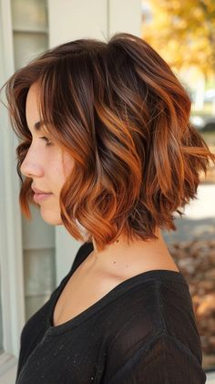 41 Hottest Copper Balayage Looks To Transform Your Hair Short Balayage Hair Copper, Mid Length Copper Balayage, Short Hair Copper Highlights, Copper Balayage Short Hair, Copper Short Hair, Brown Hair With Copper Highlights, Copper Bob Hair, Paprika Hair Color, Balayage Brunette Short