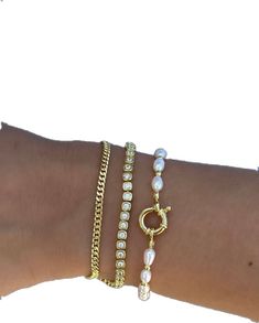 Classic Everyday Pearl Chain Bracelets, Chic Pearl Charm Bracelet As Gift, Chic Pearl Charm Bracelets As Gifts, Chic Pearl Charm Bracelet Gift, Everyday Pearl Chain Bracelet, Trendy Pearl Chain Bracelet, Mix And Match, Pearl Bracelet, Gold Plating