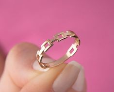 Our chain ring is 14k solid gold and it is available in gold and rose gold. It has a dainty style that can fit your all outfit every day and everywhere. It is a unisex ring.  If you think of it as a gift, it is a minimalist ring that can make happy your loved ones on special days like birthdays, mother's day, valentine's day, graduations, or anniversaries. 🎁 If you want, you can add a gift note for your loved ones. It arrives in a special jewelry gift box. ✨ We respond to your questions happily Gold Chain Ring, Chain Link Ring, Dainty Style, Link Ring, Ring Square, Modernist Ring, Ring Chain, Solid Gold Ring, Linking Rings