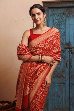 Red pure georgette gharchola bandhani pattern saree with hand-woven zari detailing. Comes along with an unstitched blouse piece. - Aza Fashions Red Color Saree, Classy Saree, Simple Sarees, Traditional Saree, Blouse Saree, Bandhani Saree, Embroidery Saree, Red Saree, Fancy Blouses