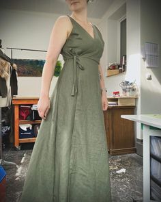 Wrap dress in natural linen, light and comfortable, it will be your main ally in everyday life or to accompany you during your fantastic trips to a medieval festival ✨ This dress can be made in a multitude of colors, contact me to let me know your wishes. The sizes indicated are standard sizes but it is entirely possible to make the dress to your measurements directly! Each creation is made by me in my workshop 🇧🇪 I am available for your requests for personal and tailor-made creations, to do t Bohemian Linen Medieval Dress For Larp, Fitted Medieval Summer Dress, Fitted Medieval Style Summer Dress, Fitted Medieval Dress For Summer, Bohemian Medieval Dress For Summer, Medieval Summer Dress For Larp, Medieval Style Dress For Summer Larp, Medieval Style Dress For Larp In Summer, Fitted Bohemian Linen Dress