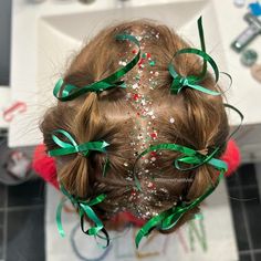 Bridgette Lund on Instagram: "A fun Christmas style for today. We have glitter and ribbon. Can’t get much better than that.  Glitter is from @jessica_byrum  . . Little girl hairstyles. Easy kids hairstyles. Cute girl hairstyles. Cute hairstyles for kids. Step by step hair tutorial. School hairstyles. Toddler hair. Thin girl hair. Fine hair. Hair growth. Hair tips. Cosmetologist mom. Stay at home mom. Girl mom. Christmas hair. Christmas hairstyle." Christmas Hair Toddler Girl, Toddler Hairstyles For Fine Hair, Kid Christmas Hairstyles, Girls Holiday Hair, Toddler Holiday Hairstyles, Christmas Girl Hairstyles, Christmas Hairstyles For Toddlers, Christmas Toddler Hairstyles, Toddler Christmas Hair