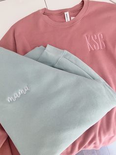 We promise you will NEVER want to take this sweatshirt off! Lightweight but ultra cozy, super soft Bella Canvas fleece crewneck sweatshirt with embroidered mama on upper left chest. Bella Canvas comes in the most beautiful color selection with a loose, slightly oversized fit. Personalize the upper left chest with up to 3 lines of text, 10 characters per line, or a simple monogram. Choose a short and sweet phrase such as our 'mama' example, or add a business name, cute saying or fun message. Swea Cozy French Terry Crew Neck Sweatshirt, Cozy Crew Neck Soft-washed Sweats, Cozy Long Sleeve Tops With Letter Embroidery, Soft-washed Crew Neck Sweater For Loungewear, Cozy French Terry Crew Neck Sweats, Crew Neck Sweats With Embroidered Logo For Loungewear, Long Sleeve Sweatshirt With Embroidered Logo For Loungewear, Cozy Long Sleeve Sweatshirt With Letter Embroidery, Relaxed Fit Top With Letter Embroidery For Loungewear