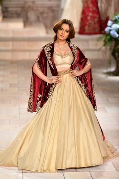 Velvet Blouse Designs Latest, Bride Sister Lehenga, Sister Lehenga, Types Of Lehenga, Blouse Degine, Engagement Clothes, Skirt Types, Cloth Designs