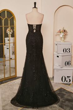 Чорна сукня без епізодів без епізодів з щілиною з щілиною Black Strapless Gown With Corset Back, Elegant Black Backless Mermaid Dress, Black Strapless Evening Dress With Corset Back, Black Backless Mermaid Evening Dress, Black Backless Mermaid Dress For Evening, Black Backless Mermaid Prom Dress, Backless Black Mermaid Prom Dress, Black Backless Mermaid Dress For Prom, Backless Black Mermaid Dress For Prom