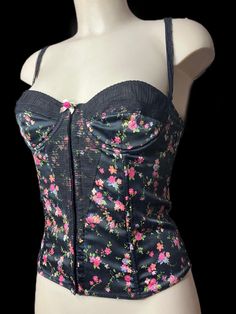 Dolce & Gabbana vintage y2k floral corset. Black color with floral pink print. Comfy stretchy fabric can be suitable for any body shape. Size S/ F 40 / EU M Vintage condition 9/10 the item has been professionally cleaned. Made in Italy Materials: 80% polyester 20% spandex Corset Y2k, Corsets Vintage, Corset Black, Floral Corset, Vintage Corset, Corset Lingerie, Floral Vintage, Vintage Y2k, Corsets