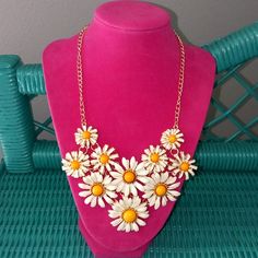 New Chunky Daisy Necklace. 11 In Long. Never Worn. Yellow Flower Necklace For Summer, Summer Yellow Flower Necklaces, Summer Yellow Flower Necklace, Yellow Jewelry For Spring Party, Yellow Spring Party Jewelry, Embroidery Stitches Beginner, Daisy Necklace, Pretty Jewelry, Pretty Jewellery