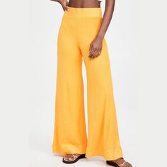 Brand New With Tags. Fabric: Mid-Weight French Terry High Rise Color: Yellow/Orange Covered Elastic Waistband Shell: 70% Cotton/30% Modal Wash Cold Inseam About 32” Size Xs Retro Pants, Cotton Sweatpants, Simon Miller, Pants Womens, Womens Sweatpants, Terry Cloth, Cropped Pants, Wide Leg Pants, Pant Jumpsuit