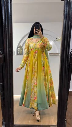 Stylish Kurtis Design, Lace Suit, Trendy Outfits Indian, Kaftan Designs, Lehenga Designs Simple, Inner Work, Velvet Dress Designs, Anarkali Dress Pattern, Designer Kurti Patterns