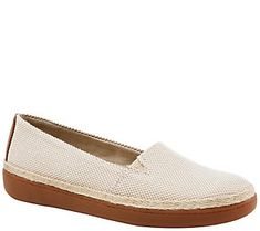 Comfortable Textile Slip-ons With Cushioned Footbed, Spring Beige Slip-on Sneakers With Rubber Sole, Summer Slip-on Sneakers With Removable Insole, Beige Slip-on Sneakers For Everyday, Comfortable Beige Slip-ons With Cushioned Footbed, Casual Slip-on Espadrilles With Cushioned Footbed, Casual Canvas Flat Slip-ons, Casual Flat Slip-ons, Casual Low-top Flats With Rubber Sole