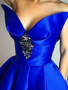 Key Features:  SKU: PO16033PO944 Season: Spring,Summer,Fall,Winter Fabric: Satin Neckline: V-neck Silhouette: Ball Gown Sleeve: Sleeveless Embellishment: Ruffles Waist: Natural Back Style: Other Hemline/Train: Floor-Length Shown Color: Royal Blue Package Weight: 1500.0000   Any questions about the item, feel free to Contact Us Champagne Prom Dress Long, Long Ball Dresses, Lilac Prom Dresses, Cheap Prom Dresses Long, Dress Display, High Low Prom Dresses, Prom Dresses With Pockets, Fashion Glamour, Prom Dresses Two Piece