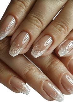 Don't Miss Out! See 10 Stunning American-Style Nails That Are Totally In Right Now. Get inspired and show off your style! Glitter makes things way more fun! Imagine wearing these nails with a hot American-made dress. White Nails For Wedding, Famous Nails, Elegant Touch Nails, Bridal Nails Designs, Bridesmaids Nails, Manikur Kuku, Beige Nails, Wedding Nail, Makijaż Smokey Eye