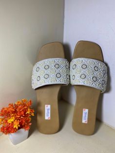 Handmade Jutti for Women, Indian Mojari, handcrafted Flat Slippers, White Premium beaded boho Slip on flat women's shoes sandals Flat Slippers with Premium Bottom soles Flats For Women Indian, White Embellished Flat Heel Sandals, Dori Work Flats For Festival, Embellished Round Toe Flats For Festivals, Embellished Round Toe Flats For Summer, White Flat Embellished Sandals, White Embellished Flat Sandals, Closed Toe Flats With Handwork For Festivals, Bohemian Festive Flats With Round Toe