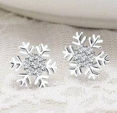 Rhinestone Snowflake Stud Earrings Christmas Party Jewelry, Woman In Gold, Festival Earrings, Sweet Jewelry, Snowflake Earrings, Luxury Earrings, Wedding Party Jewelry, Festival Jewelry, Sparkle Earrings