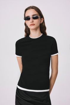 The Roll Contrast Edge T-Shirt epitomizes simplicity with its minimalist, slim fit and contrast edges. It's the perfect wardrobe staple, blending elegance with timeless style. Swedish Dress, Paint Couture, Perfect Wardrobe, Chic Dress, Bottoms Pants, Timeless Style, Outerwear Jackets, Autumn Winter Fashion, Wardrobe Staples