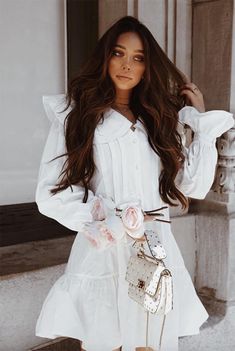 23 Zany Designer White Bags to Carry from Season to Season - Glowsly  #bags #handbag #bag #whitebag Janice Joostema, Perfect Summer Outfit, Comfy Fashion, Sporty Outfits, Cute Summer Outfits, All About Fashion, Casual Style