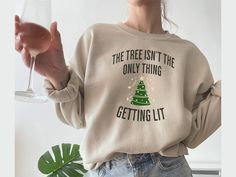 Funny Ugly Sweater Ideas, Christmas Pub, Funny Christmas Sweatshirts, Funny Christmas Outfits, Xmas Funny, Funny Christmas Sweater, Christmas Sweater Funny, Ugly Xmas Sweater, Funny Christmas Sweaters