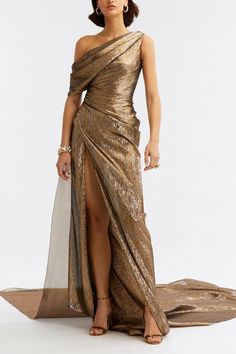 Oscar De La Renta one shoulder draped gown in dark gold. Lining: 100% silk, 57% silk/43% polyester Dry clean Made in USA of American fabric Prom Silk Dress, Shimmery Dresses, Gold Gown Dress, Brown Evening Dresses, Carolina Herrera Gown, Draped Gown, Black Tie Attire, Shimmery Dress, Cocktail Casual