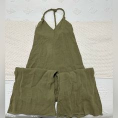 Great Condition, Super Comfy For A Cute Summer Outfit. Wide Leg Jumpsuit For Beach, Beach Overalls With Pockets, Solid Overalls For The Beach, Beach Wide Leg Jumpsuits And Rompers With Pockets, Zara Green V-neck Jumpsuits And Rompers, Solid Beach Overalls, Beach Wide-leg Jumpsuits And Rompers With Pockets, Beach Wide Leg Jumpsuits With Pockets, Zara Summer Wide Leg Jumpsuits And Rompers