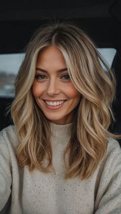 Mid Length Fall Hair, Long Care Haircut, Medium Mom Haircut, Women’s Medium Length Haircut Blonde, Layered Haircuts For Medium Hair Blonde, Haïr Cut Medium Hair Layers, Haircuts For Medium Length Hair Round Face, Haircut For Moms, Medium Hair Cuts Side Part