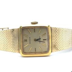 Vintage Damen Replik Armbanduhr aus 40% Gelbgold, 19 mm 42,5 Gramm  19mm breiter Kopf  Dies ist eine zeitlose Uhr, die zu einem tollen Preis verkauft wird. Diese Uhr ist ein zeitloser Look und das Ziffernblatt ist 19 mm. Ich glaube, das Armband ist original mit der Krone, die auf dem Verschluss gestempelt ist. Hier ist eine solide goldene Uhr für unter 3500 Dollar! Wenn Sie Fragen oder Bedenken haben, senden Sie mir bitte eine Nachricht und ich werde mich so schnell wie möglich bei Ihnen melden. 1940’s Watches, Timeless Watches, Vintage Rolex, Fine Jewelry Bracelets, Watch Faces, Women Wrist Watch, Bracelets And Charms, Gold Watch, Rolex