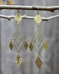 These retro, brass earrings measure 27mm in width and dangle 75mm in length from gold filled, ear wires. Geometric Jewelry Design, Earrings Display, Diamond Chandelier Earrings, Diamond Chandelier, Retro Earrings, Gem Earrings, Retro Earring, Nail Jewelry, Earring Display