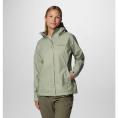 A waterproof, breathable, self-packable rain shell with full seam sealing, breathable mesh lining, and classic, versatile style. Overalls Men, Rain Jacket Women, Wind Jacket, Packable Jacket, Sport Style, Cargo Pants Men, Helly Hansen, Hush Puppies, Shell Jacket