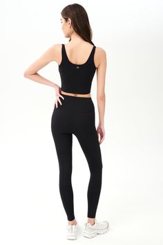 A sleek, form fitting high waist 7/8 legging created to follow every curve and flow with your workouts. Our all new Rigor fabric offers superior performance and second skin comfort. BEST FOR: Running, yoga, CrossFit, barre, Pilates, spin class and gym workouts. Model is 5’10” and wears a size small. Spin Class, Black Bralette, Sport Performance, Second Skin, Crossfit, Gym Workouts, Bralette, Pilates, High Waisted