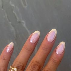 Summer Nails Gel X Almond, Nails To Go With A Yellow Dress, Fresh Clean Nails, Subtle Yellow Nails, Nail Design One Finger, Short Neutral Summer Nails, Emily Ha Nails, Butter Glazed Nails, Nails For Australia