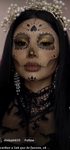 Katrina Halloween Costume, Skeleton Makeup Day Of The Dead, Day Of The Day Makeup, Half Dia De Los Muertos Makeup Ideas, Catrina Make Up Maquillaje, Skull Makeup With Rhinestones, Skeleton Makeup With Gems, Half Face Catrina Makeup, Pretty Day Of The Dead Makeup