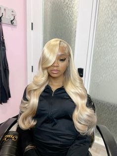 Blonde Hair Black Women Side Part, Blonde 40 Inch Wig, Blonde Side Part Hairstyles, Blonde Wig Black Women Side Part, Blonde Side Part With Curls, Ash Blonde Side Part Black Women, Side Part Blonde Hair, Ash Blonde Wig Hairstyles, Blonde Frontal Sew In