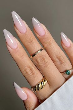 8 Hottest Nail Shape Trends You Need to Try in 2023 Your Classy Look Winter Nails 2022 Trends, Feather Nail Designs, Winter Nails 2022, Wedding Nail Colors, Winter Wedding Nails, Feather Nails, Sky Nails, Nails 2022, Sweater Nails